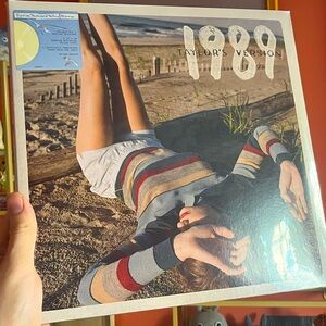 SOLD taylor swift 1989 tv vinyl sunrise boulevard yellow edition